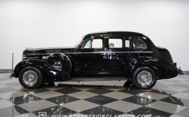 Buick-Century-1937-Sedan-2