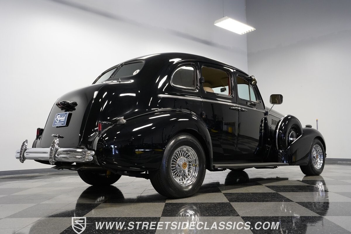 Buick-Century-1937-Sedan-27