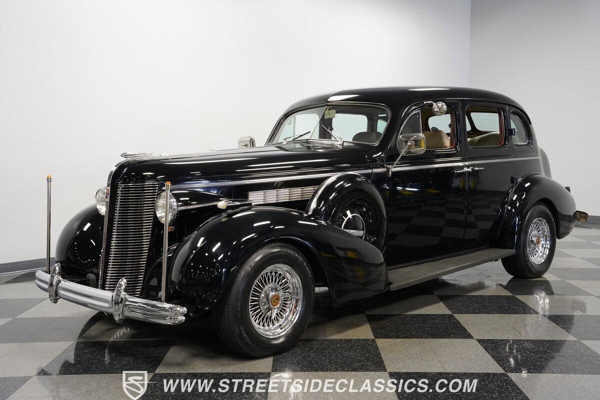 Buick-Century-1937-Sedan-5