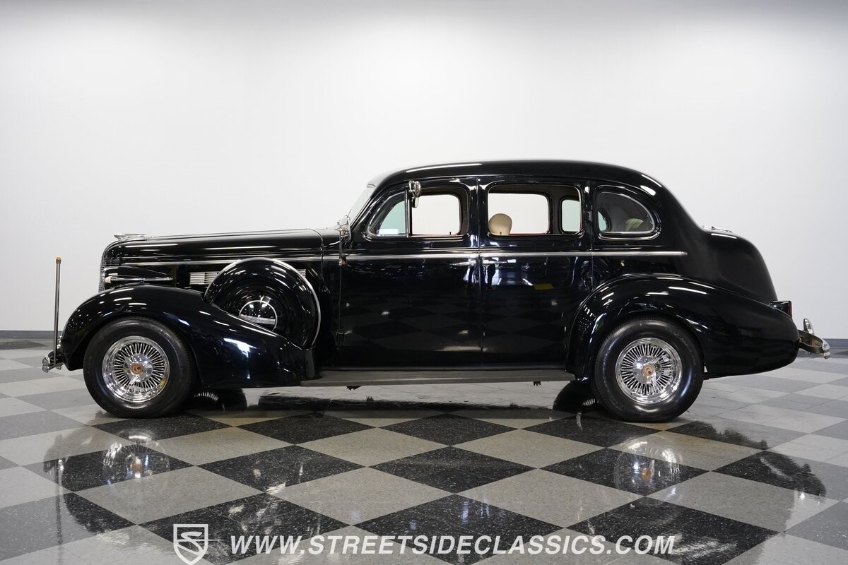 Buick-Century-1937-Sedan-7