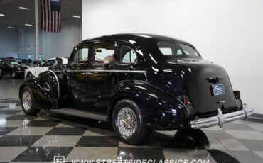 Buick-Century-1937-Sedan-9