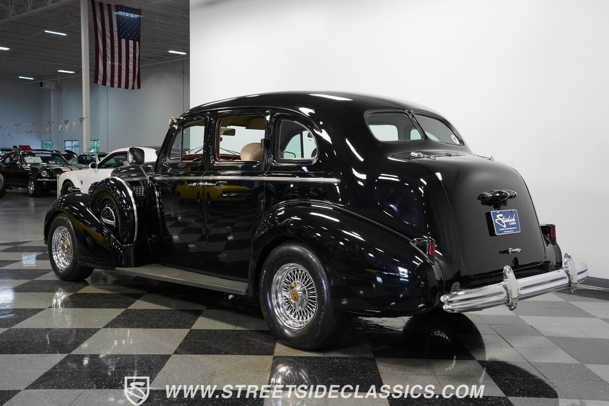 Buick-Century-1937-Sedan-9
