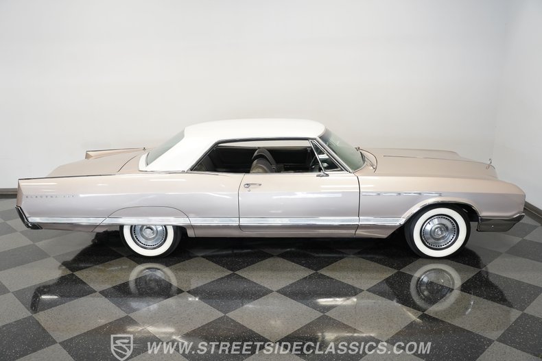 Buick-Electra-1965-Champagne-Gray-21