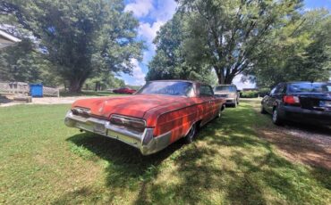 Buick-Electra-225-1962-red-gray-4