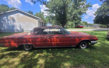 Buick-Electra-225-1962-red-gray-6