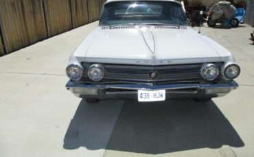 Buick-Electra-225-1962-white-brown-4