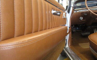 Buick-Electra-225-1962-white-brown-9