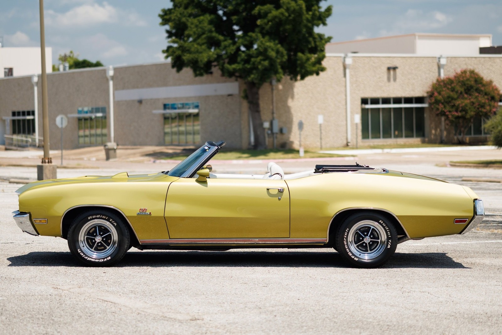 Buick-GS-Convertible-1971-Convertible-17