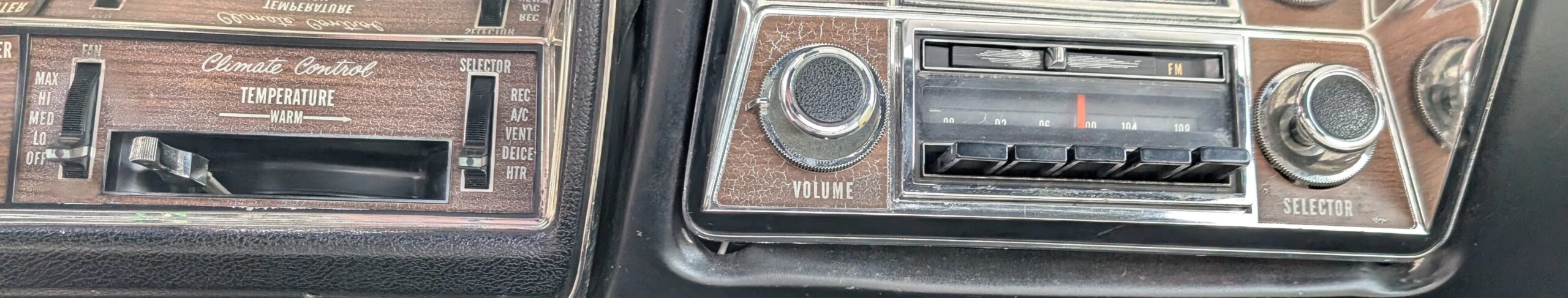 Buick-Gran-sport-1971-Fire-Red-Pearl-White-10