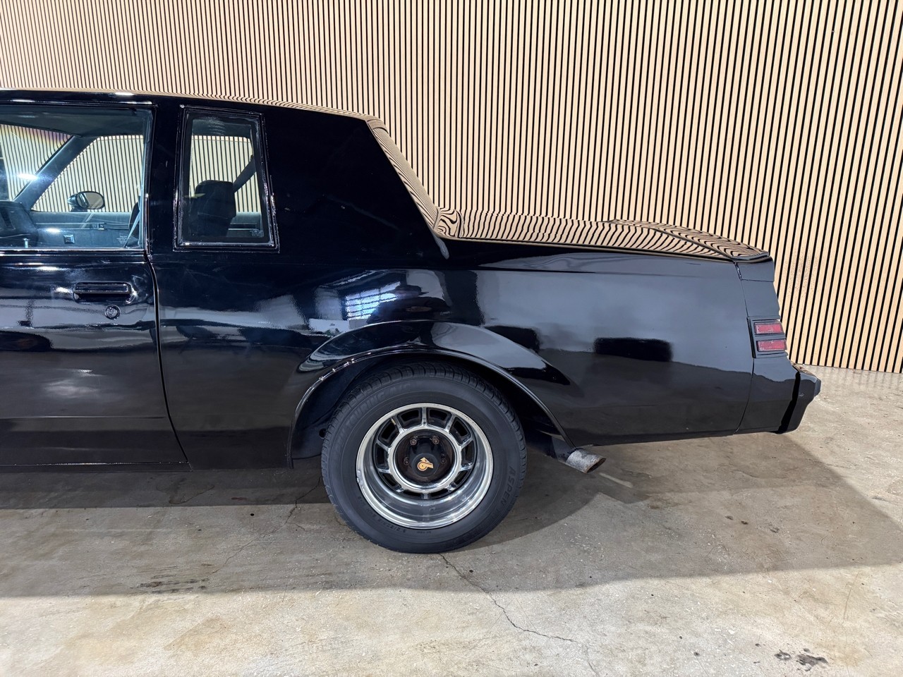 Buick-Grand-National-1987-American-Muscle-Car-12