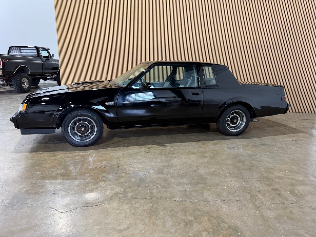 Buick-Grand-National-1987-American-Muscle-Car-14