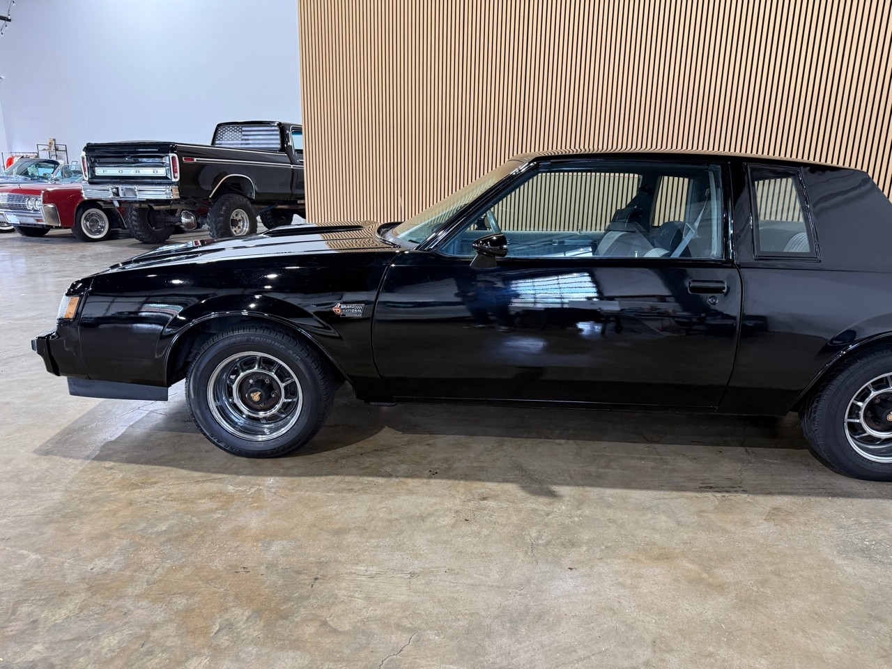 Buick-Grand-National-1987-American-Muscle-Car-17