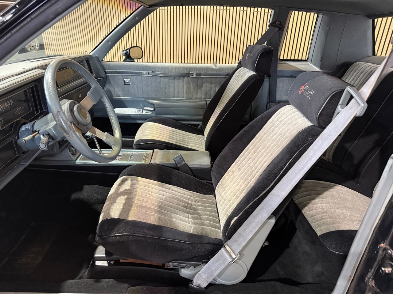 Buick-Grand-National-1987-American-Muscle-Car-18