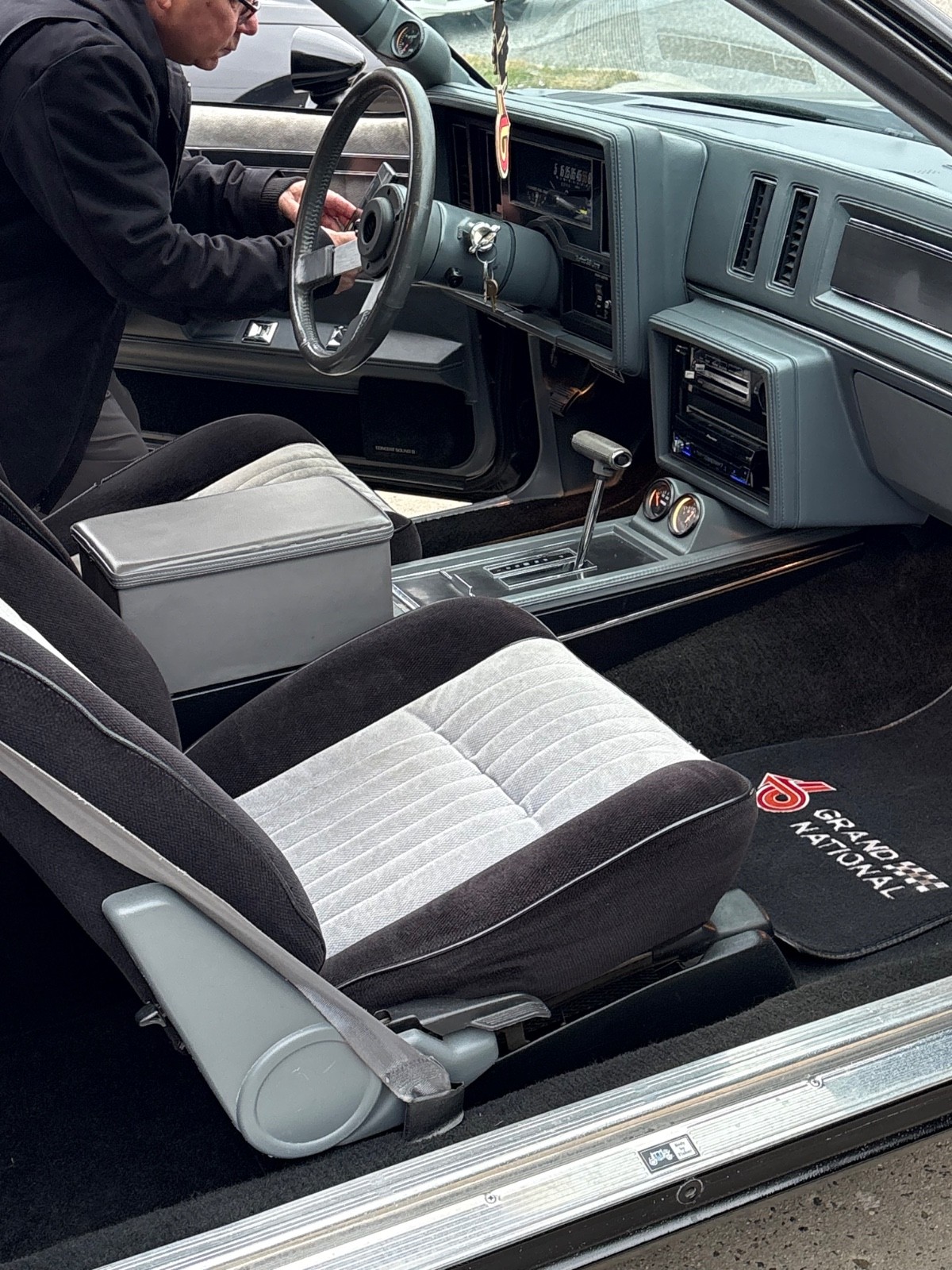 Buick-Grand-National-1987-American-Muscle-Car-4