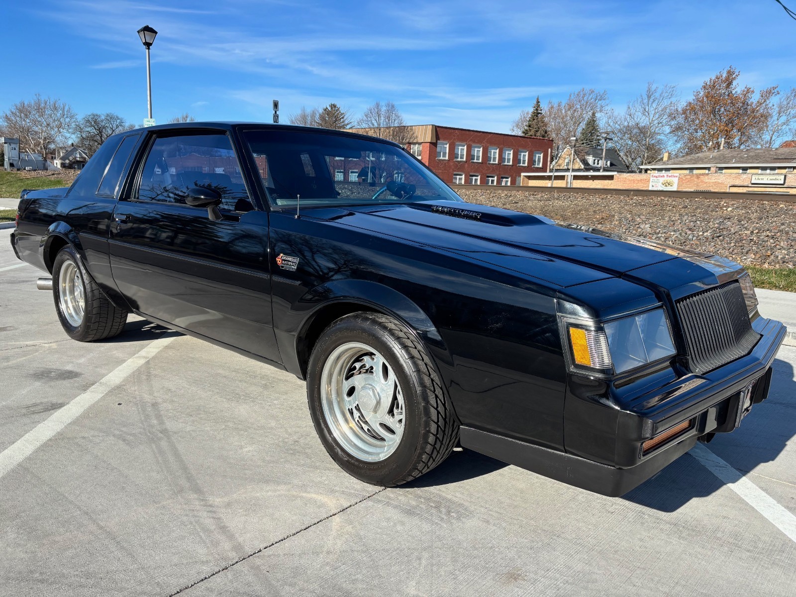 Buick-Grand-National-1987-Coupe
