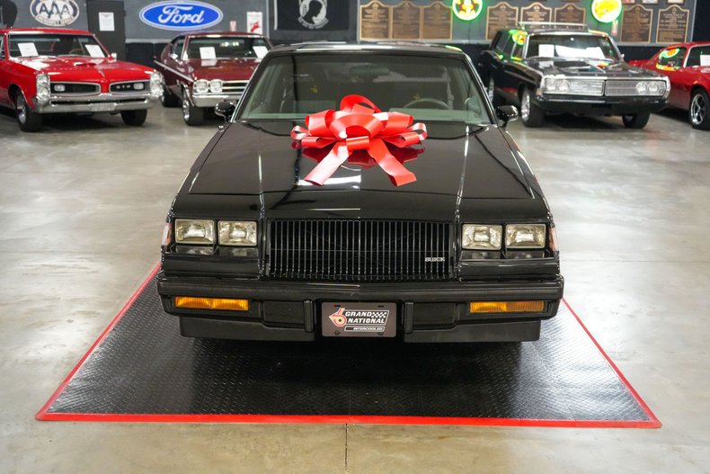 Buick-Grand-national-1987-Black-Gray-17