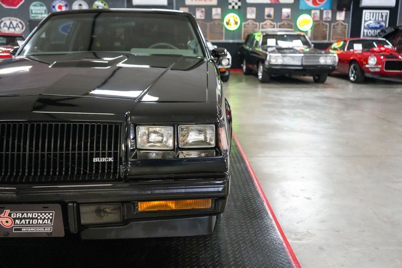 Buick-Grand-national-1987-Black-Gray-32