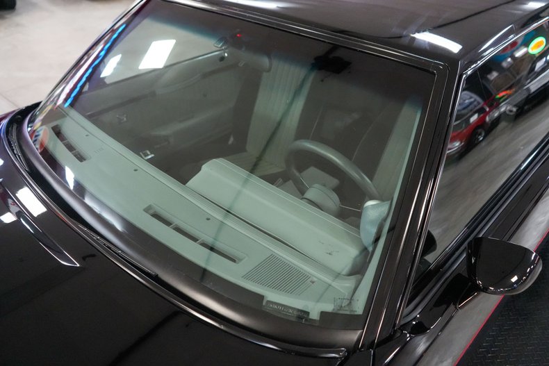 Buick-Grand-national-1987-Black-Gray-35