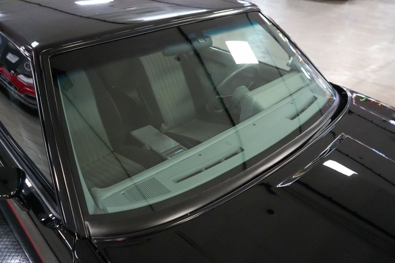 Buick-Grand-national-1987-Black-Gray-36