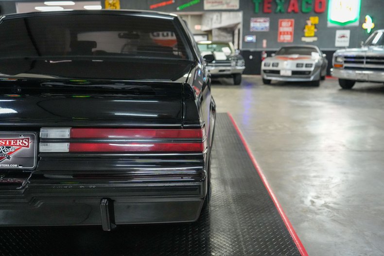 Buick-Grand-national-1987-Black-Gray-44