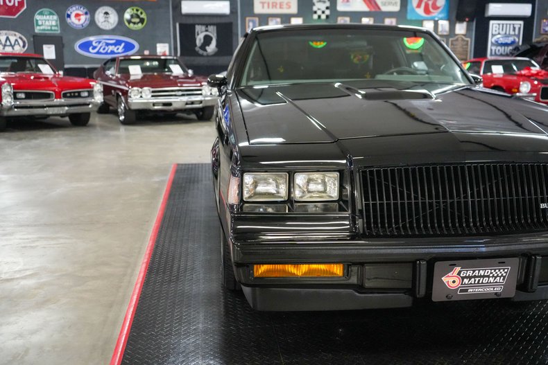 Buick-Grand-national-1987-Black-Gray-47