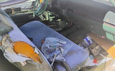 Buick-LeSabre-1973-Coupe-2