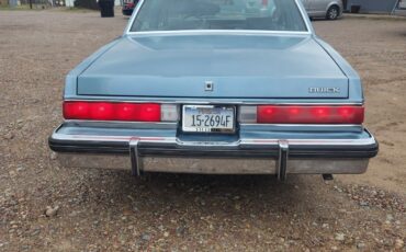 Buick-LeSabre-1985-Sedan-1