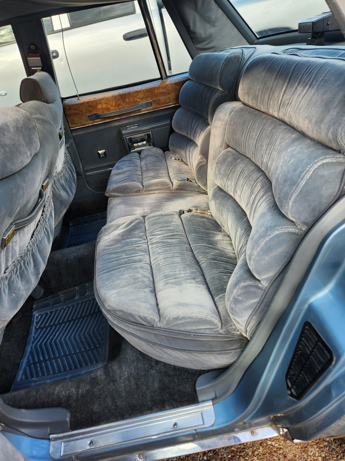 Buick-LeSabre-1985-Sedan-14