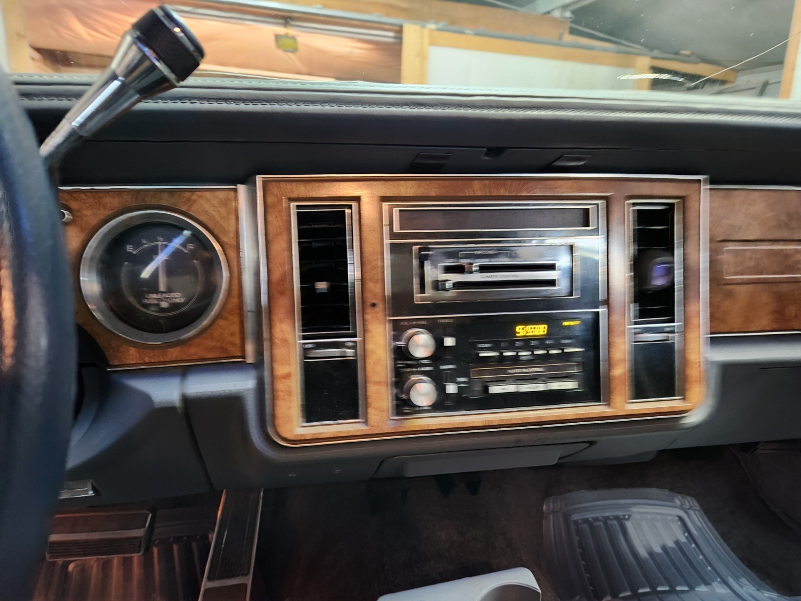 Buick-LeSabre-1985-Sedan-19