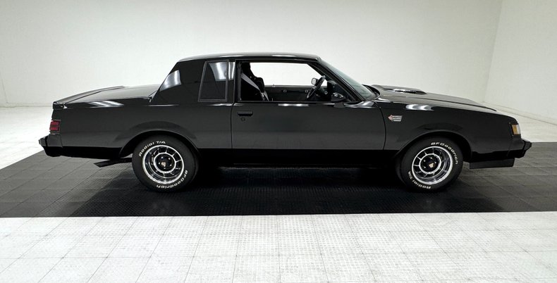 Buick-Regal-1987-Black-Gray-2