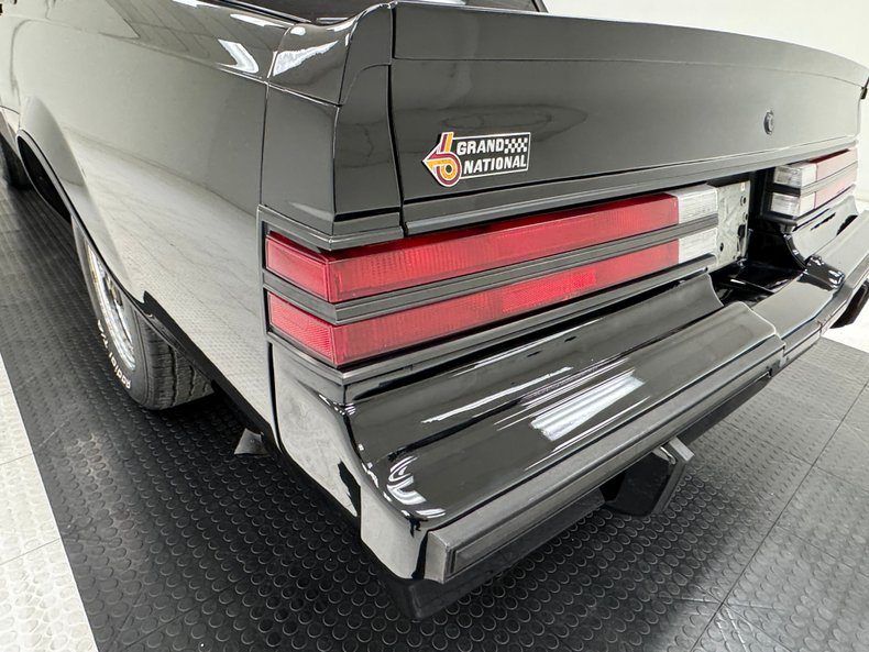 Buick-Regal-1987-Black-Gray-21