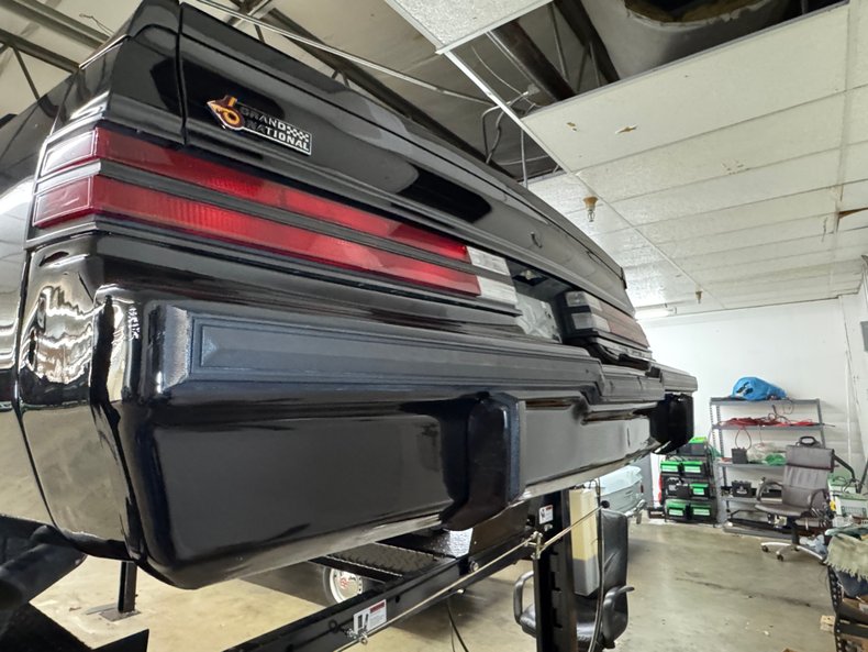 Buick-Regal-1987-Black-Gray-28