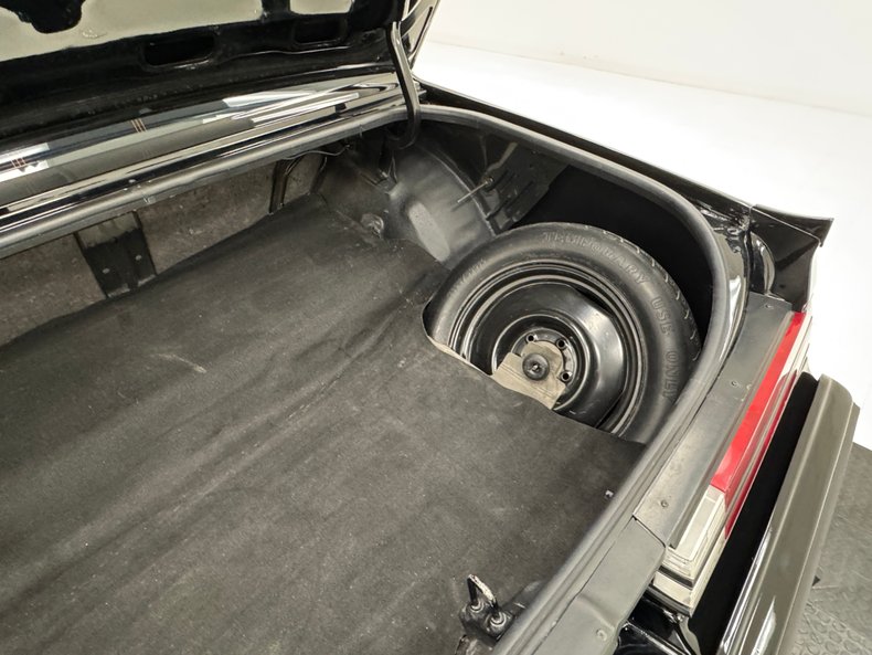 Buick-Regal-1987-Black-Gray-39