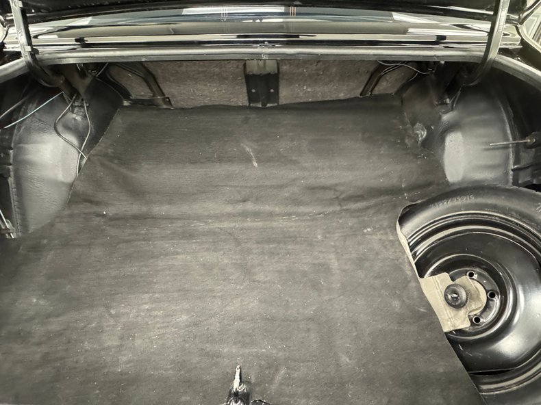 Buick-Regal-1987-Black-Gray-40