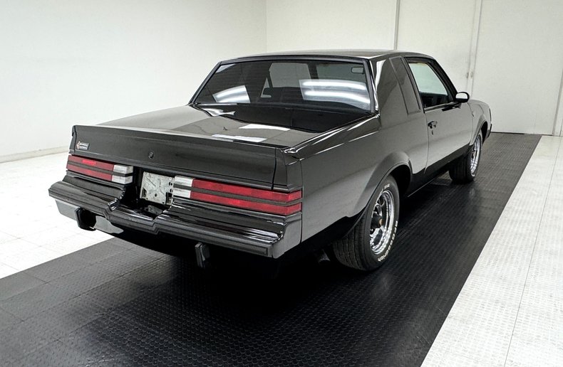 Buick-Regal-1987-Black-Gray-47