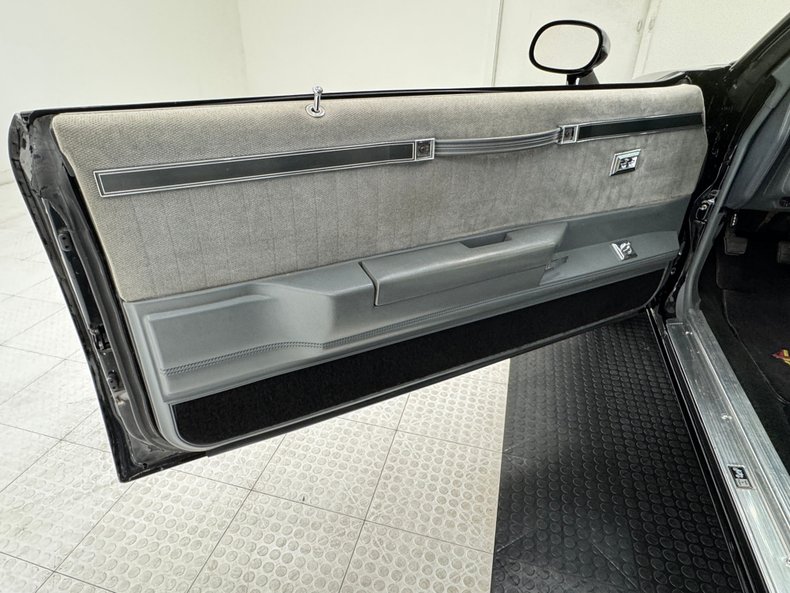 Buick-Regal-1987-Black-Gray-6