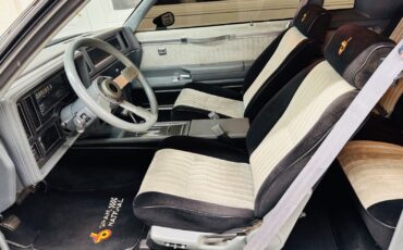 Buick-Regal-1987-Coupe-33