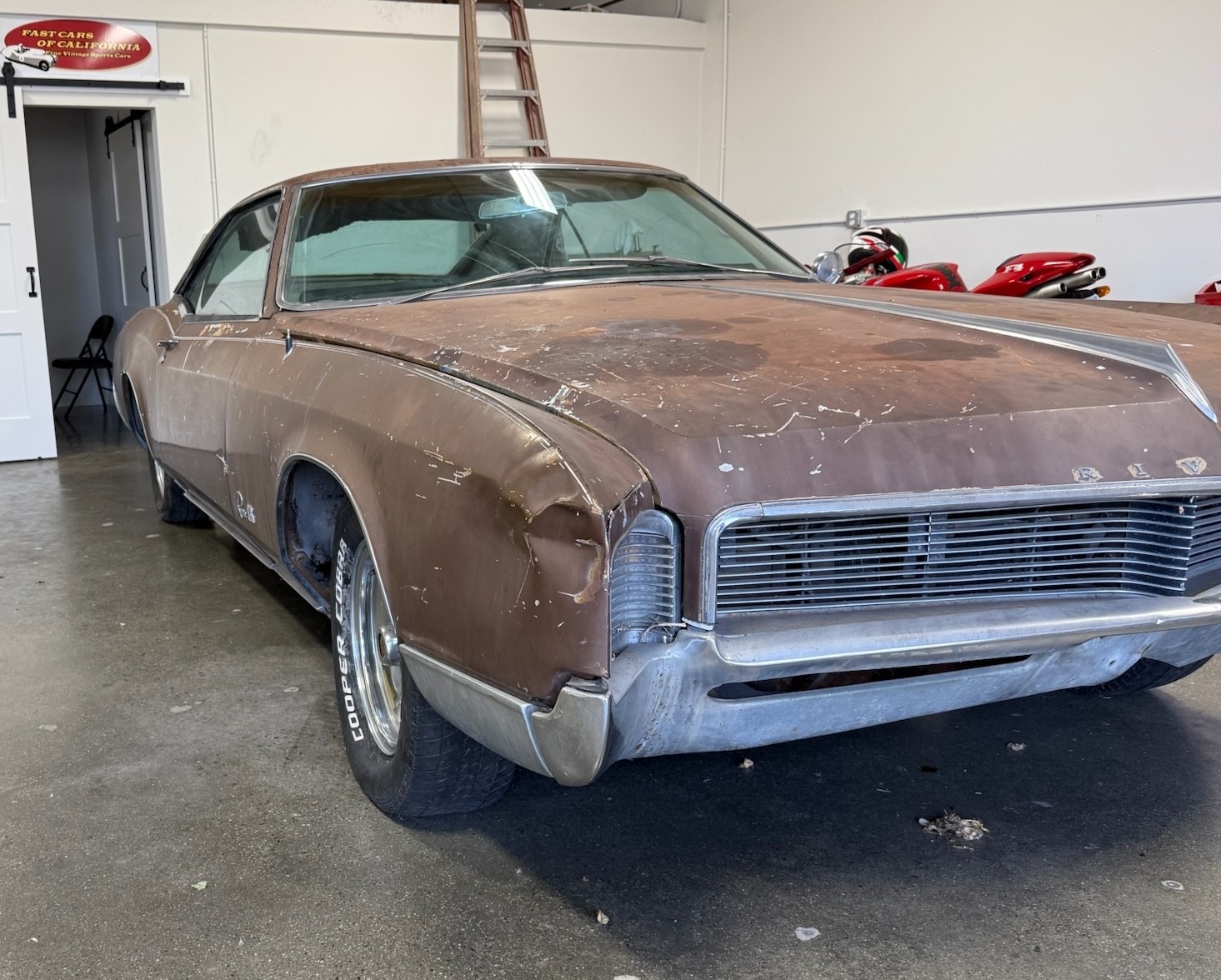 Buick-Riviera-1966-Coupe-16