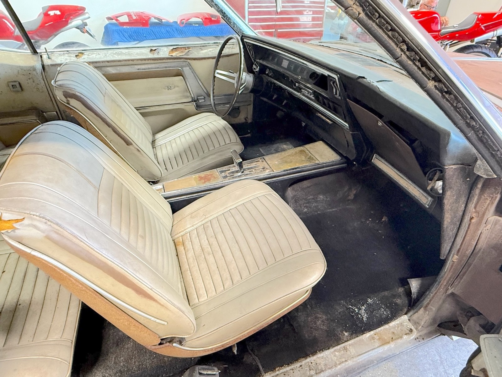 Buick-Riviera-1966-Coupe-28