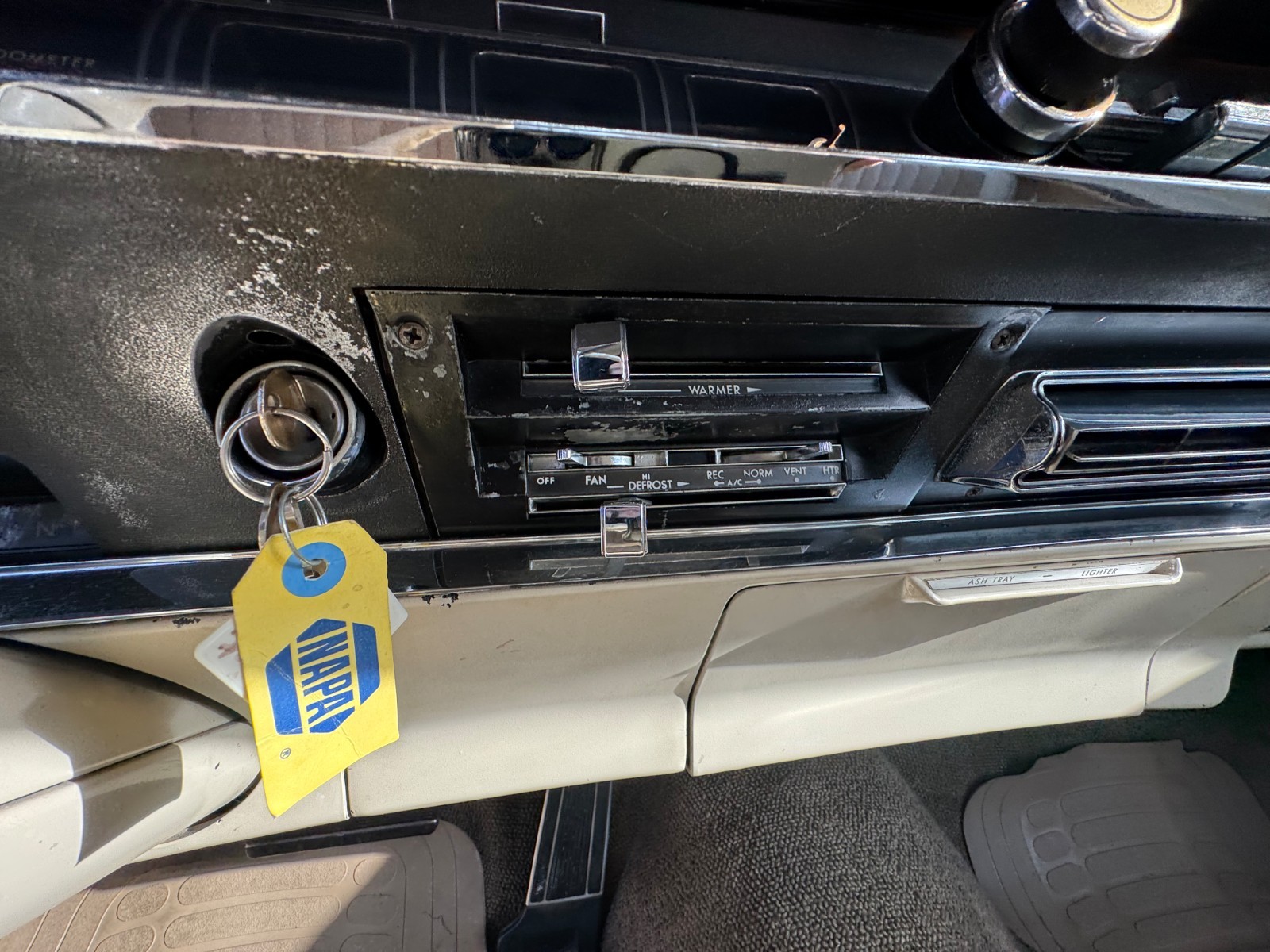 Buick-Riviera-1967-14