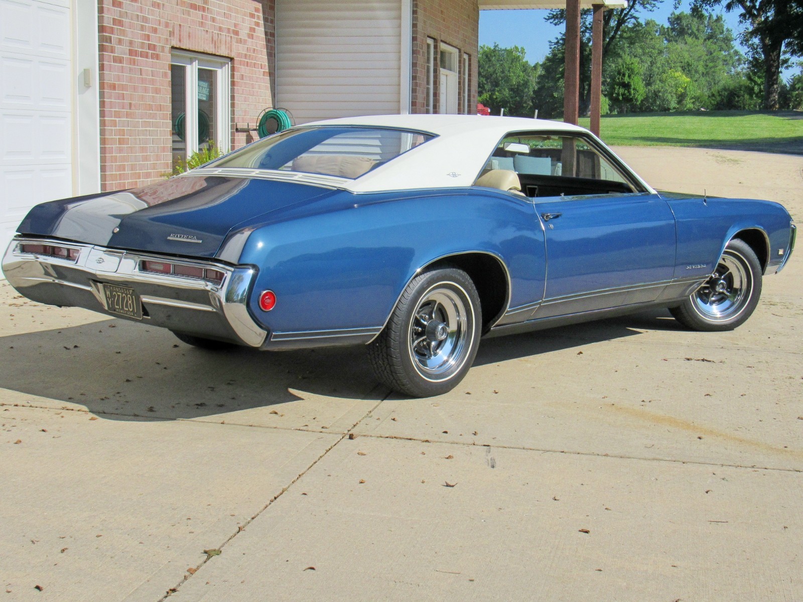 Buick-Riviera-1969-Coupe-1