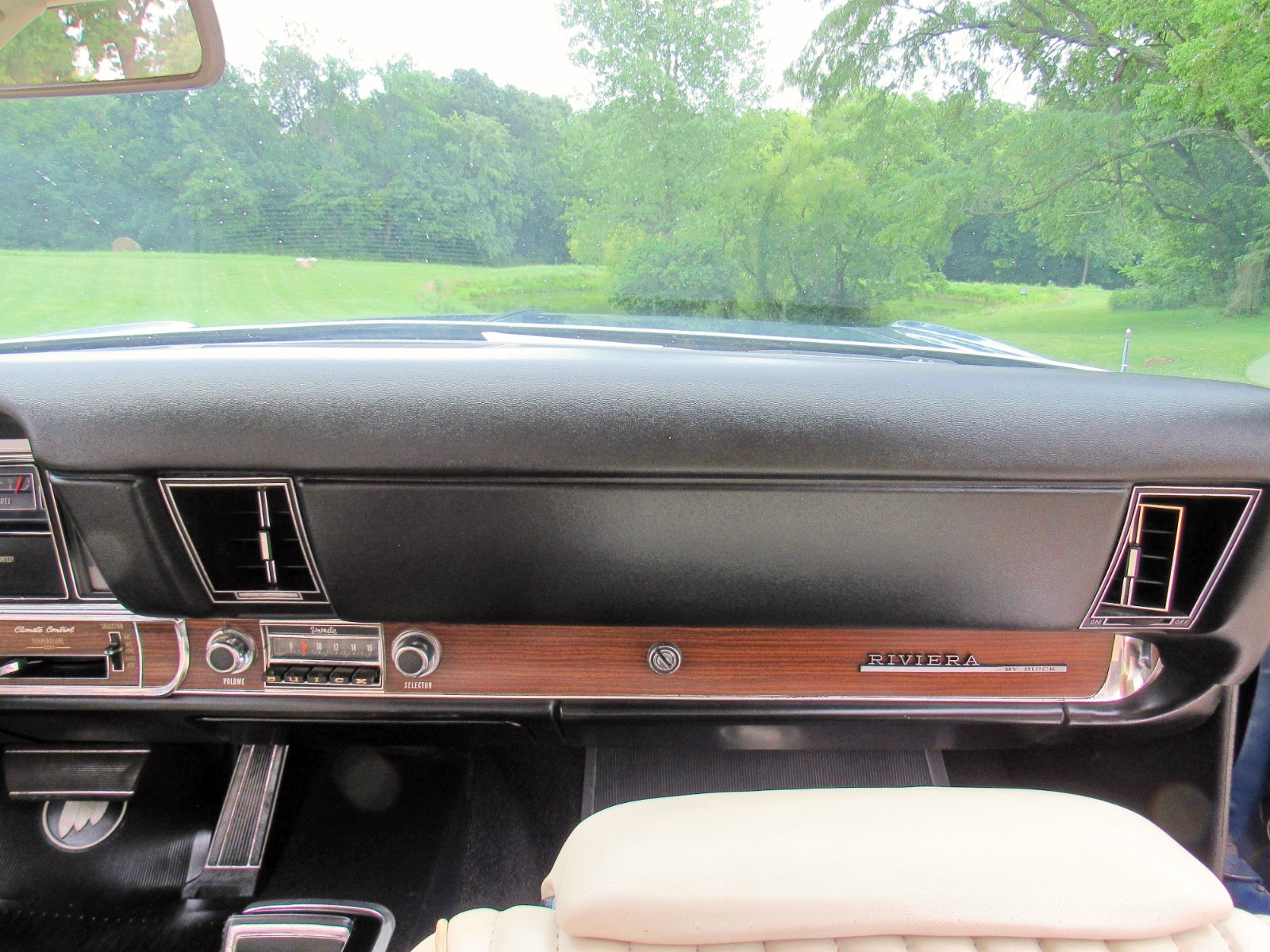 Buick-Riviera-1969-Coupe-15