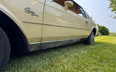 Buick-Riviera-1979-Coupe-10