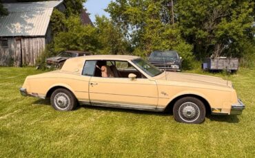 Buick-Riviera-1979-Coupe-3