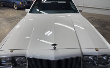 Buick-Riviera-1985-COUPE-12