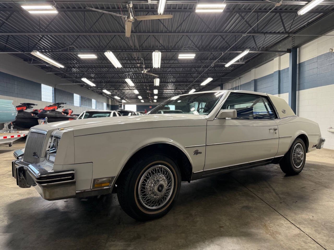 Buick-Riviera-1985-COUPE-2