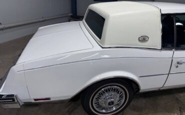 Buick-Riviera-1985-COUPE-25