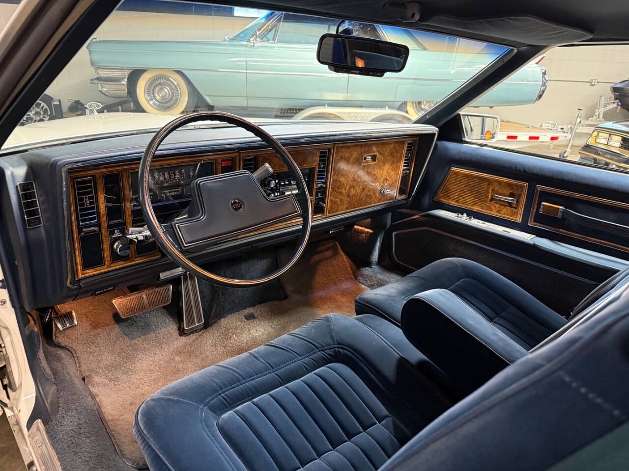 Buick-Riviera-1985-COUPE-35