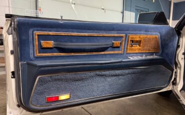 Buick-Riviera-1985-COUPE-36