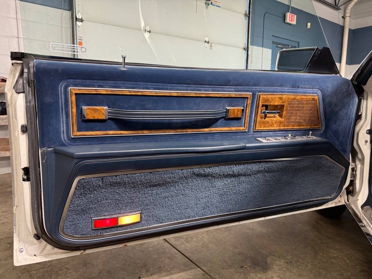 Buick-Riviera-1985-COUPE-36